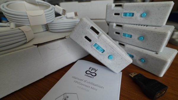 Pack Split-Screen - 4 boitiers FPVConnect + manuel d'utilisation et accessoires